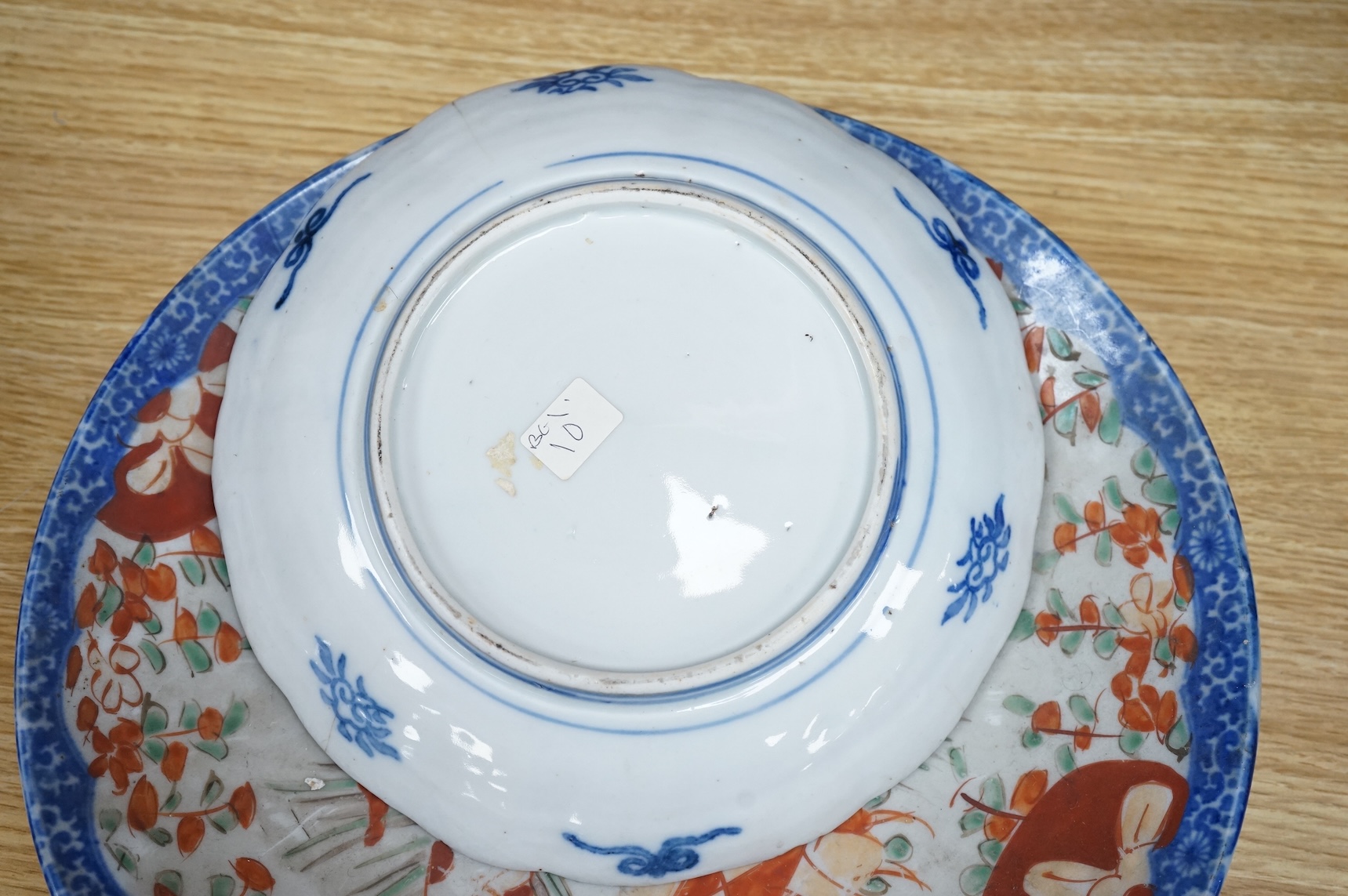 Three Japanese Imari dishes, largest 30.5cm